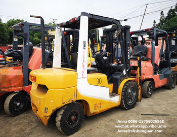 Κίνα tcm χρησιμοποιημένη forklift diesel χειρωνακτική μηχανή isuzu 3 τόνου με τον ιστό 3000mm προμηθευτής