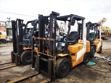 tcm χρησιμοποιημένη forklift diesel χειρωνακτική μηχανή isuzu 3 τόνου με τον ιστό 3000mm προμηθευτής