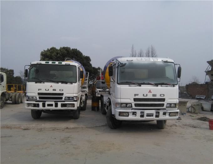 8 CBM Hino χρησιμοποίησε τα φορτηγά συγκεκριμένων αναμικτών 25000 εκτιμημένη κλ χειρωνακτική μετάδοση φορτίων
