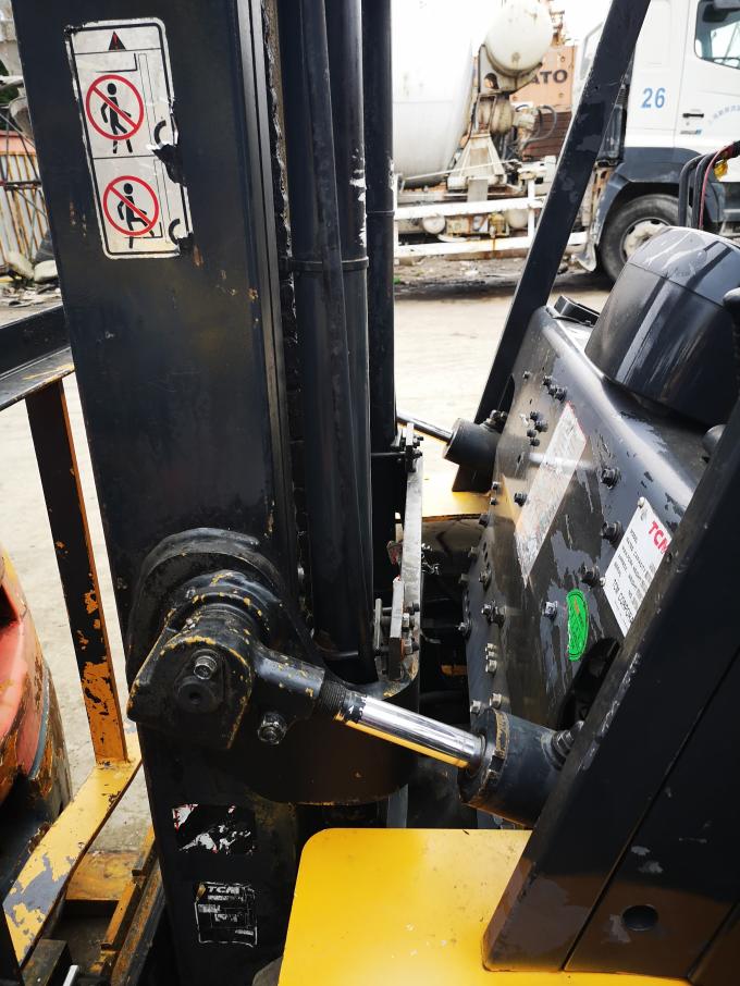 tcm χρησιμοποιημένη forklift diesel χειρωνακτική μηχανή isuzu 3 τόνου με τον ιστό 3000mm